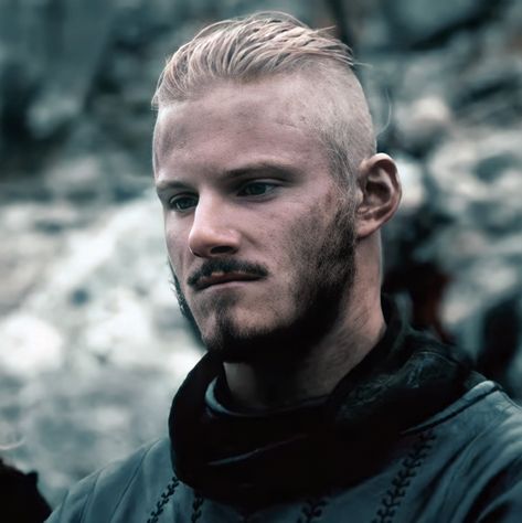 Icon Alexander Ludwig Vikings, Bjorn Lothbrok, Vikings Bjorn, Red Folder, Bjorn Vikings, Bjorn Ironside, Asoiaf Aesthetic, Clue Board, Sons Of Ragnar