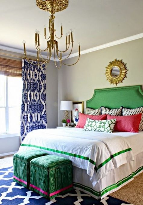 Kelly Green Bedroom Ideas, Hot Pink And Navy Bedroom, Preppy Green Bedroom, Hot Pink And Green Bedroom, Orange And Blue Bedroom, Green And White Decor, Preppy Dorm Room, Bright Bedroom, Happy Room