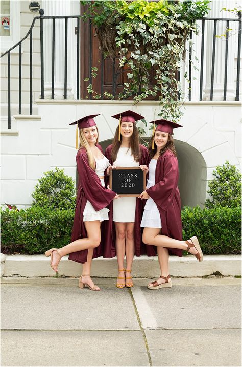 Best Friend Cap & Gown Photos in Summerville, South Carolina with Brooke, Lily, Anna and Allison — Deanna Webber Photography Graduation Poses Cap And Gown, Cap Gown Photos, University Graduation Outfit, Graduation Outfit Ideas University, Cap And Gown Senior Pictures, Poses Prom, Cap And Gown Photos, Graduation Session, Cap And Gown Pictures