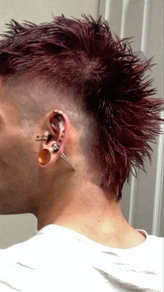 2000s Spikey Hair, Womens Mohawk Short, Faded Mohawk Men, Spikey Mohawk, Mohawk Aesthetic, Semi Mohawk, Small Mohawk, Short Mohawk Hairstyles, Fluffy Mohawk