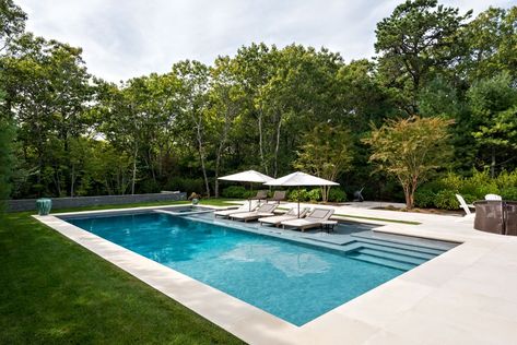 When planning a new pool, there are so many things to consider. To make sense of all the latest features in pool design, we chatted with Greg Darvin of Pristine Pools in East Hampton. Hampton Pool, Hamptons Pool, Pool Design Modern, Moderne Pools, Rectangle Pool, Pools Backyard Inground, Swimming Pool Landscaping, Diy Swimming Pool, Backyard Designs