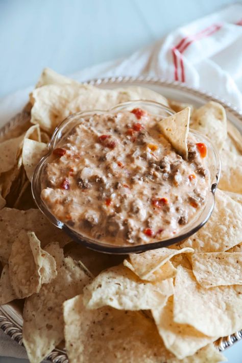 Creamy Queso Dip with Meat - The Quick Journey Queso With Meat, Queso Dip With Meat, Queso Recipe With Meat, Queso Dip With Ground Beef, Creamy Queso Dip, Best Queso Dip, Homemade Queso Dip, Sausage Queso Dip, Queso Dip Crockpot