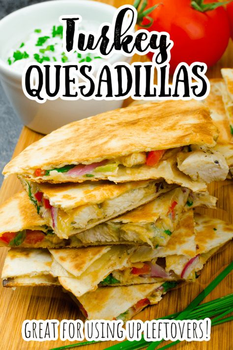 Turkey Quesadilla Recipes, Brunch Thanksgiving, Turkey Quesadilla, Low Carb Wrap, Turkey Wrap Recipes, Shredded Turkey Recipes, Turkey Lunch, Food For Lunch, The Best Turkey