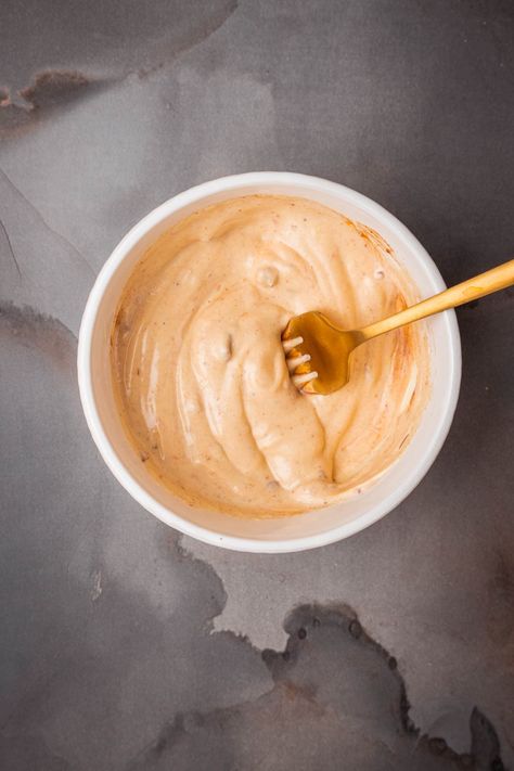 Chipotle Aioli Recipe Low Calorie Chipotle Sauce, Chipotle In Adobo Sauce Recipes, Garlic Chipotle Aioli, Healthy Creamy Chipotle Sauce, Chipotle Aioli Sauce, Chipotle Aioli Recipe, Sandwich Sauce, Ground Pork Tacos, Chipotle Peppers In Adobo Sauce