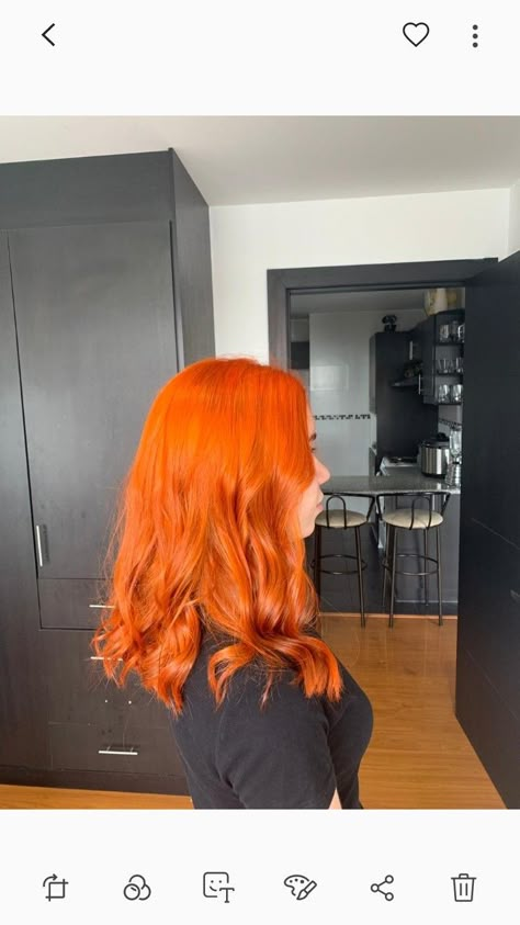 Orange hair ginger hair pelo naranja Ginger And Brown Hair, Orange Hair Bright, Bright Orange Hair, Orange Ombre Hair, Orange Hair Dye, Yellow Hair Color, Hair Ginger, Hair Orange, Hair Color Orange