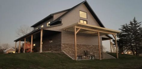 Mixing Board and Batten & Lap Siding - Stunning Results Cabin Siding, Log Cabin Interior Design, Log Cabin Siding, Siding Choices, Log Cabin Exterior, Siding Styles, Hardie Board, Board And Batten Exterior, Cabin Interior Design