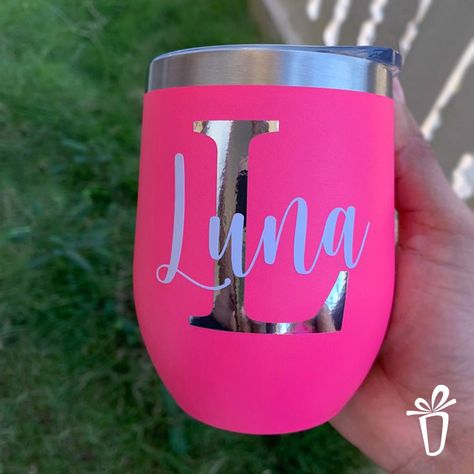 Personalizado con vinil Vaso Yeti, Cute Birthday Ideas, Star Students, Vinyl Tumblers, Tumbler Cups Diy, Crafts Workshop, Diy Cricut, Dog Pin, Wine Tumbler