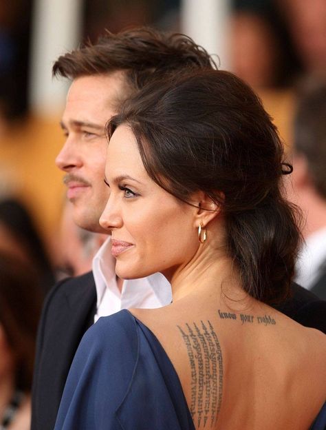 It’s Khmer Tattoo in ancient Khmer writing. Other countries just got inspired by Khmer but regardless it’s always been Khmer. Just some facts you can’t change. Angelina Jolie Tattoo, Khmer Tattoo, Tattoo Son, Loose Updo, Angelina Jolie Photos, Famous Tattoos, Under My Skin, Hollywood Celebrities, Neck Tattoo