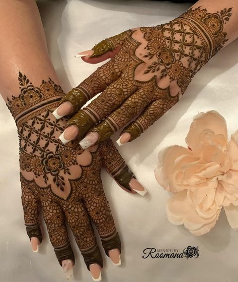 Heavy party 🧡 Design inspo @fizamehndi - #henna #hennadesign #hennaart #hennaartist #hennainspo #bridalhenna #mehndi #mehndidesign #mehndiinspo #bridalmehndi #mehndiartist Heavy Mehendi Designs For Hands, Heavy Mehendi Designs, Heavy Mehndi Designs, Floral Mehendi, Henna Ink, Wedding Seasons, Party Henna, Pretty Henna, Arabic Henna Designs