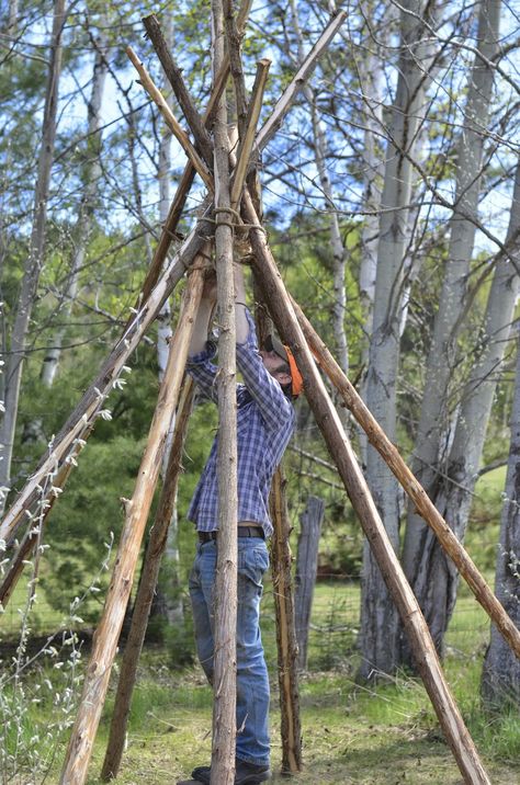 Twig and Toadstool: Scrap Fabric Teepee…step one…the Teepee Diy Teepee Tent Outdoor Camping, Morning Glory Teepee, Diy Teepee Tent Outdoor, Sunflower Teepee, Diy Tent Outdoor, Branch Teepee, Teepee Tent Outdoor, Diy Outdoor Lights, Teepee Diy