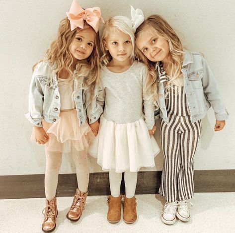 Hipster Baby Girl Outfits, Toddler Girl Fashion, Girls Outfits Kids, Toddler Winter Outfits Girl, Cute Toddler Outfits, Spring Outfits Kids, Picture Day Outfits, Girls Fall Outfits, Toddler Girl Style