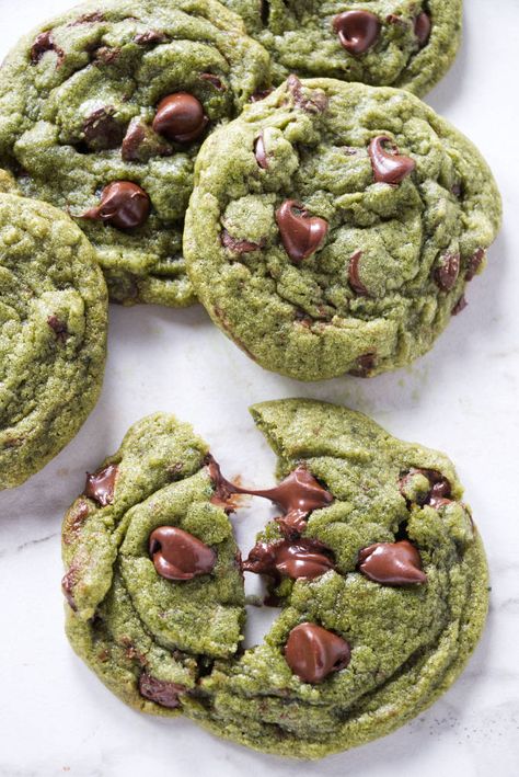 Matcha Chocolate Chip Cookies, Matcha Cookies Recipe, Colorful Cookies, Green Tea Cookies, Green Tea Chocolate, How To Make Matcha, Baked Sweets, Matcha Dessert, Matcha Cookies