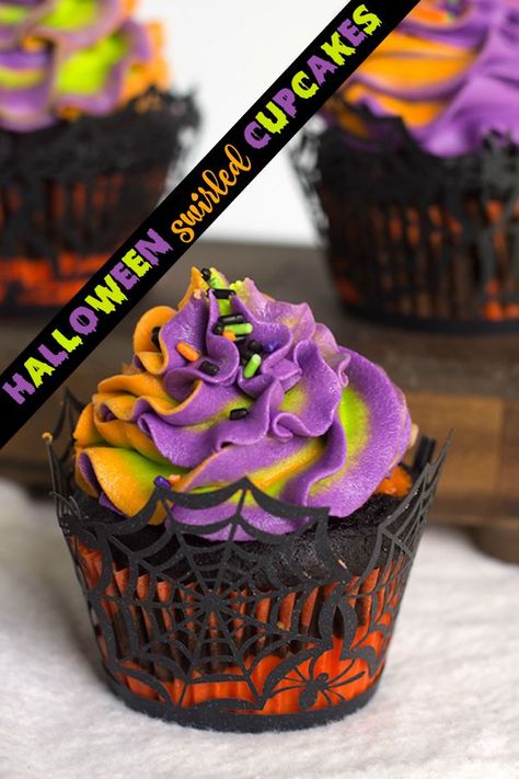 Halloween Cupcakes Decoration, Halloween Torte, Halloween Food Cupcakes, Black Dessert, Dessert Halloween, Postres Halloween, Recetas Halloween, Savory Cakes, Swirl Cupcakes