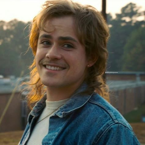 billy hargrove in 2022 | Stranger things tv, Stranger things steve, Cast stranger things