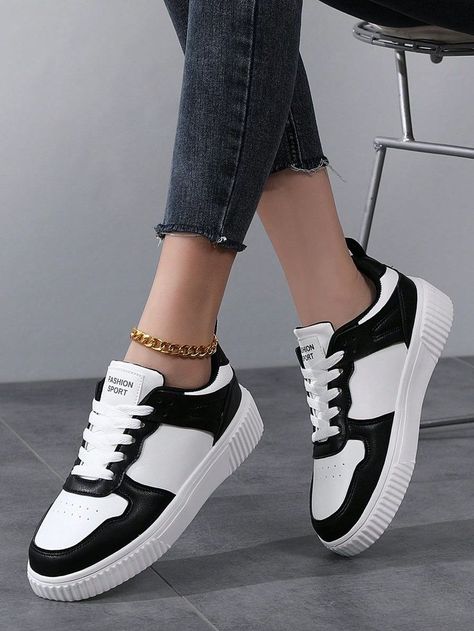 Snickers Shoes Women, Trendy White Shoes, Girly Shoes Sneakers, Shoes For College, Snickers Shoes, Girly Sneakers, Snicker Shoes, College Shoes, Shoes For Girl