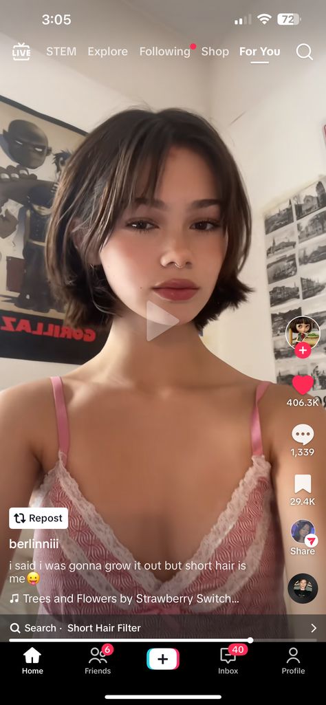 Short Face Haircuts, Bob Ear Length, Bob Behind Ears, Haircut For Big Head Woman, Messy Bob Straight Hair, Chin Length Hair Aesthetic, Super Short Layered Bob, Princess Short Hairstyles, Short Hair With Layers Shoulder Length