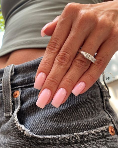 Italy Nails, Classic Manicure, Color Trends 2024, Light Pink Nails, Nail Color Trends, Beige Nails, Basic Nails, Nails Only, Top Nail