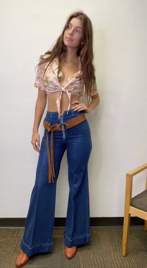 Daisy Jones Outfit, Camila Alvarez, 70s Western Fashion, Woodstock Outfit, Camila Dunne, Abba Outfits, 70s Inspired Outfits, Camila Morrone, 70s Inspired Fashion