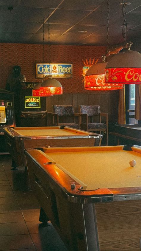 Old Dive Bar Aesthetic, Vintage Sports Bar Aesthetic, Country Pub Aesthetic, Vintage Pool Table Aesthetic, Hole In The Wall Bar, 60s Bar Aesthetic, Chill Bar Aesthetic, Retro Dive Bar, Bar Wallpaper Aesthetic