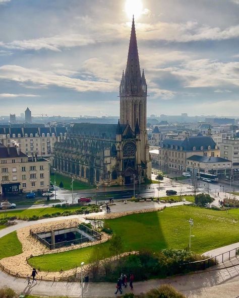 🇫🇷hello_france on Instagram: “🔺Photo prise @manulevyphoto 🔹localisation : Caen 🔺Fondatrices @sohakouraytem @reginesemaan 🔹Utilisez le tag #hello_france pour une chance…” Instagram Photo, France, Building, Travel, Instagram