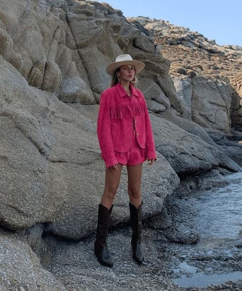 Western Chic Outfits, Thunder Outfit, Botas Western, Chique Outfit, Cowgirl Aesthetic, Rodeo Outfits, Western Aesthetic, Cowboy Outfits, Western Chic