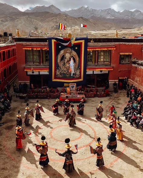 Cham dance is a sacred performance in Tibetan Buddhism, performed by monks during festivals to honor deities and ward off negative forces. Dancers wear elaborate costumes and masks, representing wrathful deities, protector spirits, and animals. The ritual, set to traditional music, conveys spiritual stories of good overcoming evil and serves as a blessing for the community. Performed in monastery courtyards, the Cham dance symbolizes purification, protection, and spiritual renewal, while pre... Annapurna Trek, Asian Festival, Tibet Travel, Tibetan Monk, Guru Rinpoche, Artsy Photos, Nepal Travel, Gautama Buddha, Nice Places