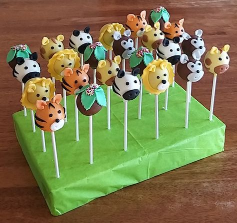 Cake Pops Safari Theme, Jungle Cake Pops, Kim Birthday, Lion Cupcakes, Animal Cake Pops, Jungle Cakes, Themed Cake Pops, Jungle Theme Birthday Party, Fox Birthday