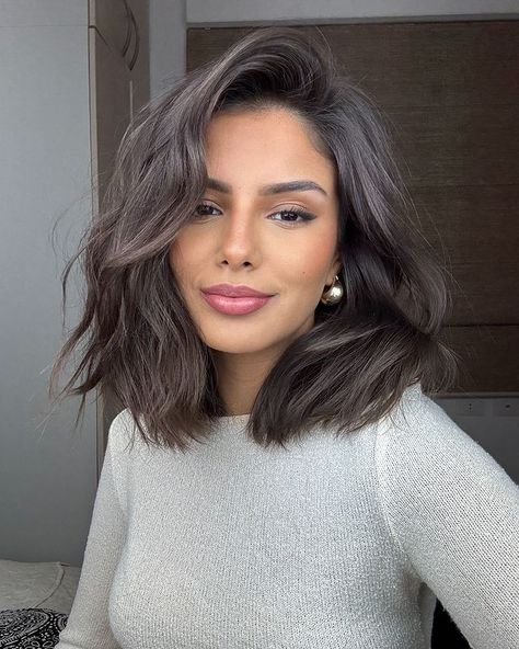 Above The Shoulder Haircuts, Kylie Jenner Short Hair, Collar Bone Hair, Short Hair Blowout, Above Shoulder Length Hair, Brown Bob Hair, Selena Gomez Short Hair, Shoulder Haircut, Brunette Hair Cuts