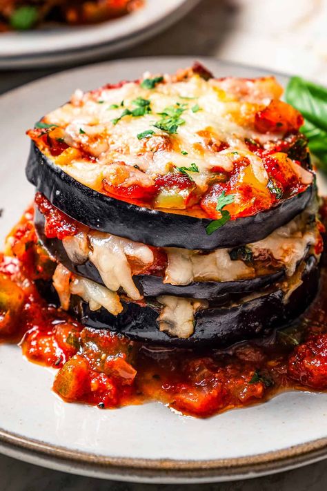 Saucy Roasted Eggplant - Easy Vegetarian Dinner Recipe! Baked Egg Plant, Baked Eggplant Recipes, Roasted Eggplant Recipes, Oven Roasted Eggplant, Eggplant Recipe, Easy Vegetarian Dinner, Roasted Eggplant, Baked Eggplant, Roast Eggplant