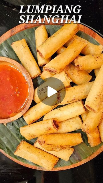 Tita Becky - Authentic Filipino & Asian recipes  🇺🇸🇵🇭 on Instagram: "📝 LUMPIANG SHANGHAI recipe is on www.TitaBecky.com   Sometimes, I wonder if my friends will still invite me to gatherings if I stop bringing my Lumpiang Shanghai or Filipino egg rolls 🤔🤣. It's an automatic request from family and friends to bring it at gatherings, and they are asking if I could make extra, too. 😅  I'm gonna make it for a 4th of July BBQ and a bridal shower I'm going to this weekend.   Lumpia or Lumpia Shanghai is the most popular Filipino appetizer. These little crunchy rolls are filled with ground meat like pork, shrimp and minced carrots, celery, and onions with seasonings. Wrapped in a spring roll or Lumpia wrapper, cut into 3 pieces and fried until golden brown and crispy! Served with sweet an Egg Roll Filling Recipes, Shanghai Lumpia, Lumpia Recipe Filipino, Lumpiang Shanghai Recipe, Filipino Egg Rolls, Lumpia Wrapper, Filipino Appetizers, Lumpia Shanghai, Chili Dipping Sauce