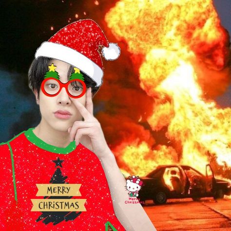 Jake Christmas Pfp, Jake Enhypen Christmas, Enhypen Christmas Cult, Enha Christmas, Enhypen Halloween, Jake Christmas, Xmas Pfp, Xmas Icons, Christmas Memes