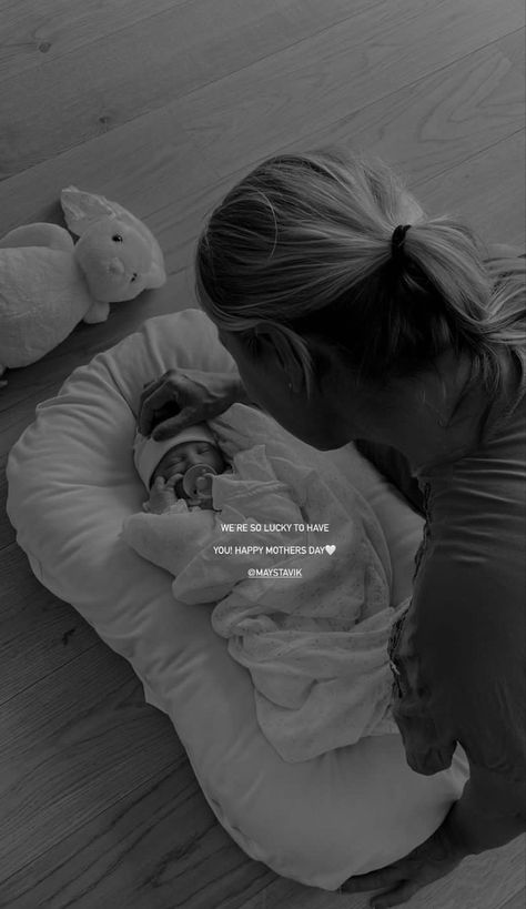 Father Son Captions Instagram, Maternity Aesthetic, Tomlinson Family, Baby Captions, Couples Hidden Face Pics, Aesthetic Captions, Newborn Baby Photoshoot, Baby Cap, Social Media Page Design