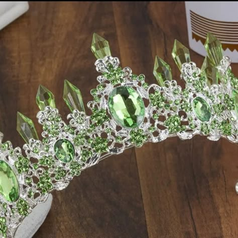 Nwot Green Crystal Tiara Green Acrylic Crystals Set Into A Silvertone Metal Alloy Filigree Crown With Rhinestone Floral Detailing And Large Green Oval Rhinestones Tiara Measures 3" Tall At It's Tallest Offers Are Always Welcome Bundle 5 And Save 30% I Might Even Throw In Free Shipping Emerald Green Quinceanera Theme, Quince Crowns, Quince Crown, Green Quinceanera Theme, Tiana Wedding, Princess Sweet 16, Green Quinceanera, Quinceanera Jewelry, Quinceanera Tiaras