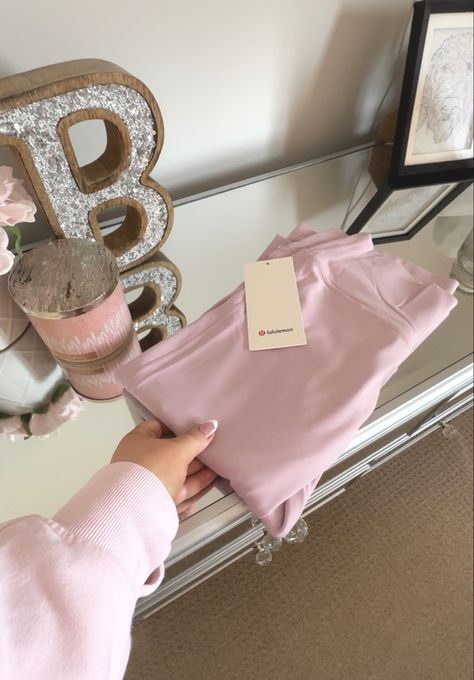 Light Pink Lululemon Leggings, Light Pink Leggings Outfit, Lulu Lemon Leggings Outfit, Pink Peony Lululemon, Lululemon Pink Peony, Bd Gifts, Lululemon Wishlist, Pink Leggings Outfit, Pink Lululemon Leggings