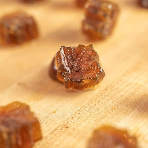 How to Make Hard Maple Candy with Just Maple Syrup Maple Syrup Candy Recipe, Maple Candy Recipe, Maple Syrup Candy, Homemade Maple Syrup, Hard Candy Recipes, Easy Candy Recipes, Maple Candy, British Baking, Unique Desserts