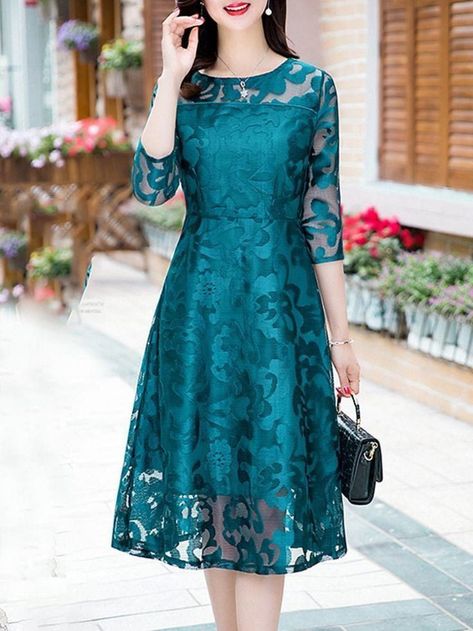 Green Satin Dress, Plain Maxi Dress, فستان سهرة, Dress Stores Online, Maxi Dress Online, Round Neck Dresses, Lace Maxi, Bodycon Dresses, Dress Silhouette