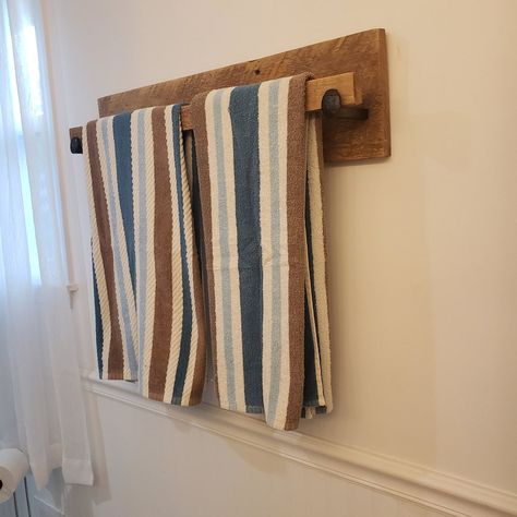 Rustic Wood Towel Rack Large, Reclaimed Towel Hanger With Railroad Spikes, 30 X 8 Barn Wood Towel Bar - Etsy Australia Toilet Paper Hanger, Wood Towel Bar, Rustic Towel Rack, Rustic Toilet, Railroad Tie, Toallero Ideas, Wood Towel Rack, Wood Toilet Paper Holder, Diy Towel Rack