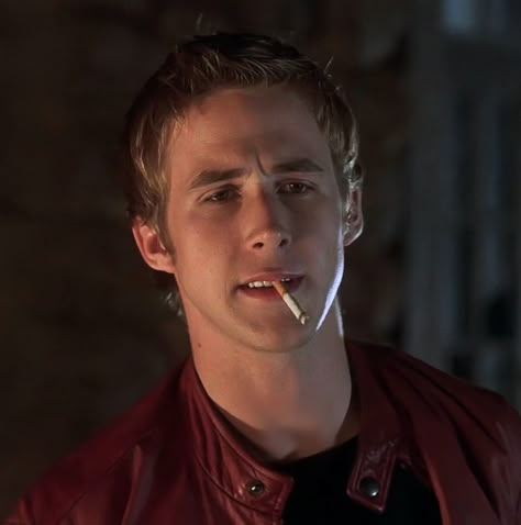 Ryan gosling Ryan Gosling In The Notebook, Ryan Gosling 2000s, Ryan Gosling 90s, Ryan Gosling Pfp, Young Ryan Gosling, Ryan Gosling The Notebook, I Wanna Be Saved, The Parent Trap, Michael C Hall