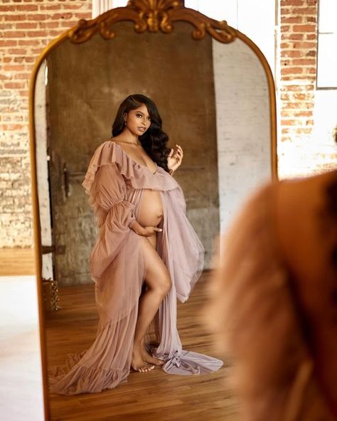 Mirror, mirror on the wall, who is answering 2024’s motherhood call? 👀 If it’s you, let’s capture the magic of this incredible journey together. 🫶��🏾 From ethereal gowns to gorgeous natural glam, our maternity sessions are a celebration of the beauty and anticipation of motherhood. 🤰✨ Maternity Pictures With Mirror, Maternity Shoot Nails Ideas, Mirror Maternity Pictures, Glam Maternity Shoot, Natural Maternity Photography, Indoor Maternity Photos, Editorial Maternity, Ethereal Gowns, Studio Maternity Photos