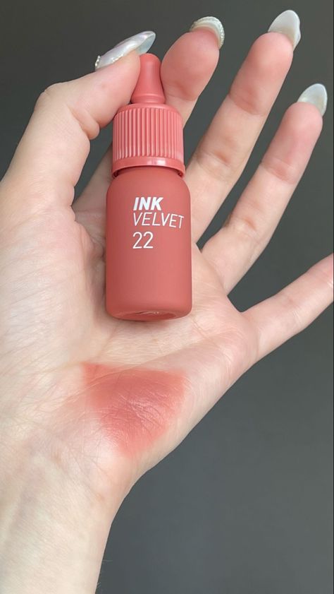 Peripera Ink Velvet, Ink Velvet, Velvet Lip Tint, Lip Shades, Glittery Wallpaper, Makeup Accesories, Lip Combo, Perfect Skin Care Routine, Lips Shades