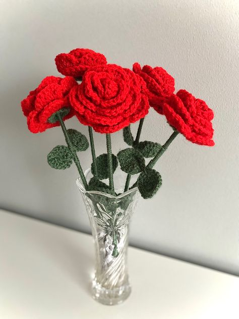 #crocheting #yarn #crochetaddiction #lovecrochet #crochetdesign #crochetart #crochet_relax #ilovecrochet #crocheter #crochetpattern Crochet Roses, Top Ideas, Flower Diy, Diy Home Decor Projects, Crochet Flower, Fun Ideas, Red Roses, Diy Home Decor, Diy Projects