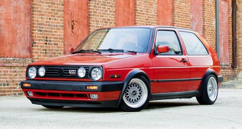 The late 1980s may have been the era of turbochargers, but the hot hatch pioneer, Volkswagen's GTI, came to power at that time, in its second generation, with natural aspiration and a DOHC head.... Volkswagen Golf Mk1, Golf Mk2, Volkswagen Golf 1, Volkswagen Golf Gti, Golf Car, Golf 2, Hot Hatch, Vw Cars, Vw Campervan