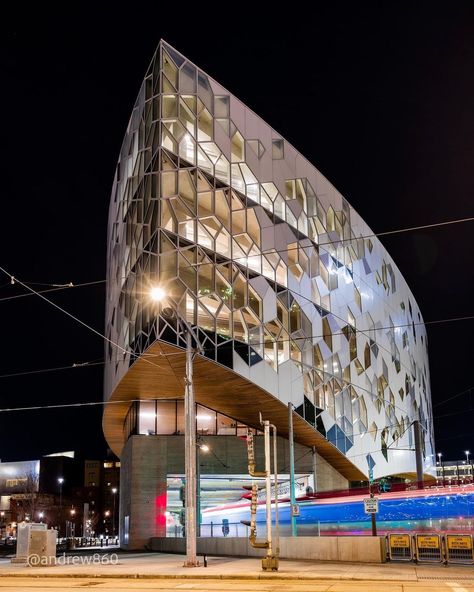 Andrew DS on Instagram: “Finally made it to #Calgary Central Library 📚😍 . . . . . #tlpicks #jaw_dropping_shots #got_greatshots #earth_shotz #bns_earth…” Central Library, Calgary, Made It, Opera House, Sydney Opera House, Opera, Architecture, Building, Travel