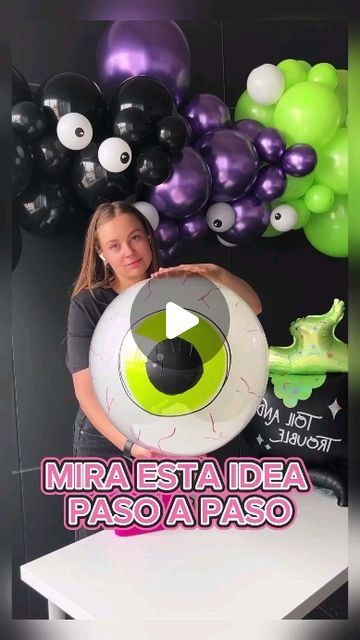 DECORACIONES 🎈EVENTOS on Instagram: "Como hacer una Decoración Globos facil y sencilla   Te comparto en este video el paso a paso para realizar esta bonita decoración con globos  Decoracion de halloween, decoración de globos, arte con globos  #decoracionconglobossencilla #decoracionconglobosfacil  #comohacerunadecoraciondeglobos #balloondecoration #balloonartist #balloonart #decoracionconglobosfacil #flordeglobos  #comohacerunadecoracionconglobossencilla #decoraciónconglobos  #decoraciondehalloween" Halloween Movie Night Party, Halloween Balloons Decorations, Bobo Balloon, 30th Birthday Themes, Holiday Balloons, Halloween Party Balloons, Halloween Bar, Halloween Movie Night, Simple Birthday Decorations