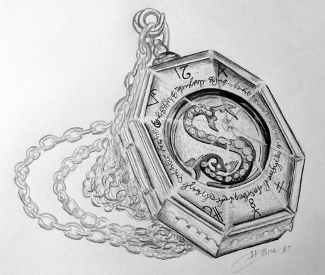 Harry Potter Horcruxes Drawing, Slytherin Locket Drawing, Horcruxes Tattoo, Slytherin Drawing Art, Horcrux Tattoo, Slytherin Drawing, Slytherin Tattoo Ideas, Locket Drawing, Harry Potter Locket