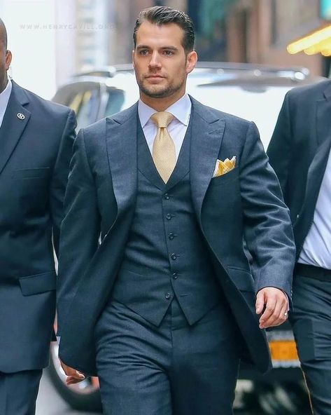 Gideon Cross, A Man In A Suit, Man In A Suit, The Man From Uncle, Sharp Dressed Man, Clark Kent, Henry Cavill, Well Dressed Men, 인물 사진