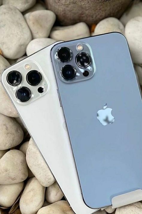 Iphone Gifts, Apple Iphone Accessories, Free Iphone Giveaway, Get Free Iphone, Iphone Giveaway, Iphone Obsession, All Iphones, Iphone Pictures, Apple Phone Case