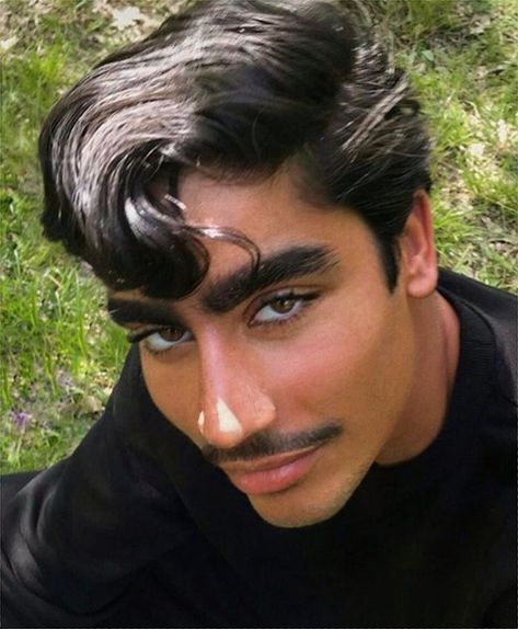 Men With Long Lashes, Thick Eyebrows Men, Long Eyelashes Men, Rockstar Hair, Hair Buff, Arab Guys, Face Magazine, Male Haircuts Curly, The Face Magazine