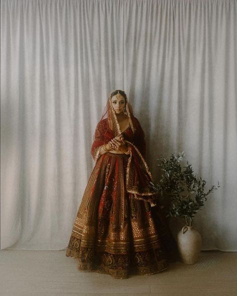 Sutej Pannu (@sutej.pannu) • Instagram photos and videos Grooms Outfit, Grooms Suit, Gothic Bride, Bride Photography Poses, Bengali Wedding, Bride Portrait, Indian Bridal Fashion, Bride Photography, Groom Outfit