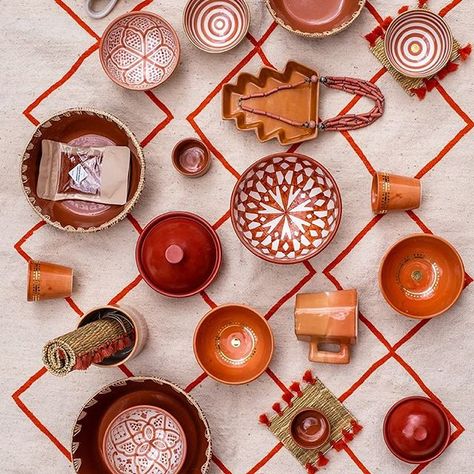 Chai Chic New Collection is online! Moroccan Table Setting, Erg Chebbi Morocco, Morocco Pottery, Moroccan Market Bazaars, Morocco Ceramics, Moroccan Plates, Moroccan Bazaar, Moroccan Table, New Version